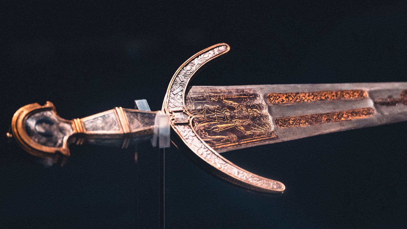 A silver longsword